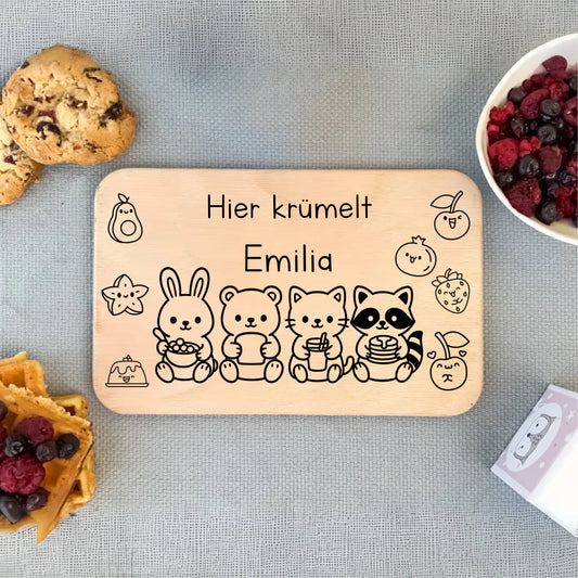 Kinder Frühstücksbrett aus Holz mit niedlichen Tieren und Wunschname graviert