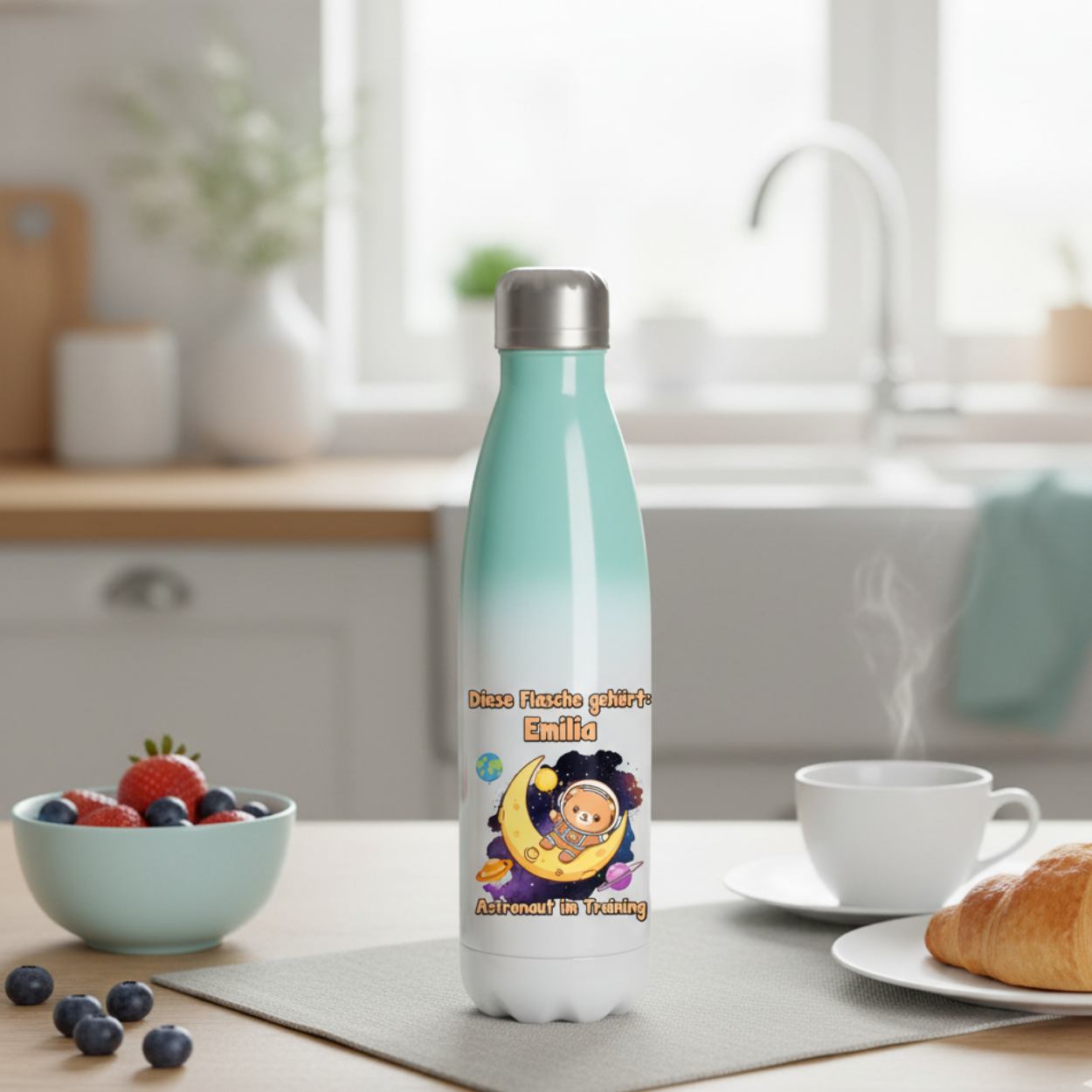 Nachhaltige, wiederverwendbare Edelstahl-Trinkflasche für Kinder, BPA-frei, isoliert und kindgerecht gestaltet.