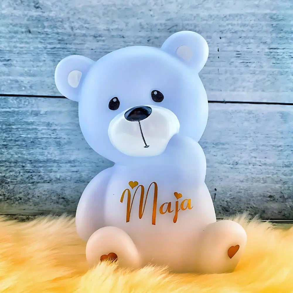 weiße Kinderzimmerlampe mit Namensgravur in Weiß – LED aus – emotionales Geschenk zur Geburt